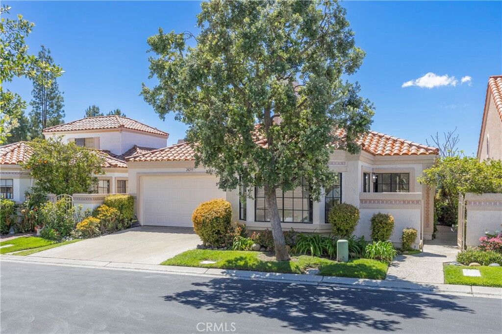 Property Photo:  28255 Las Casas  CA 92692 