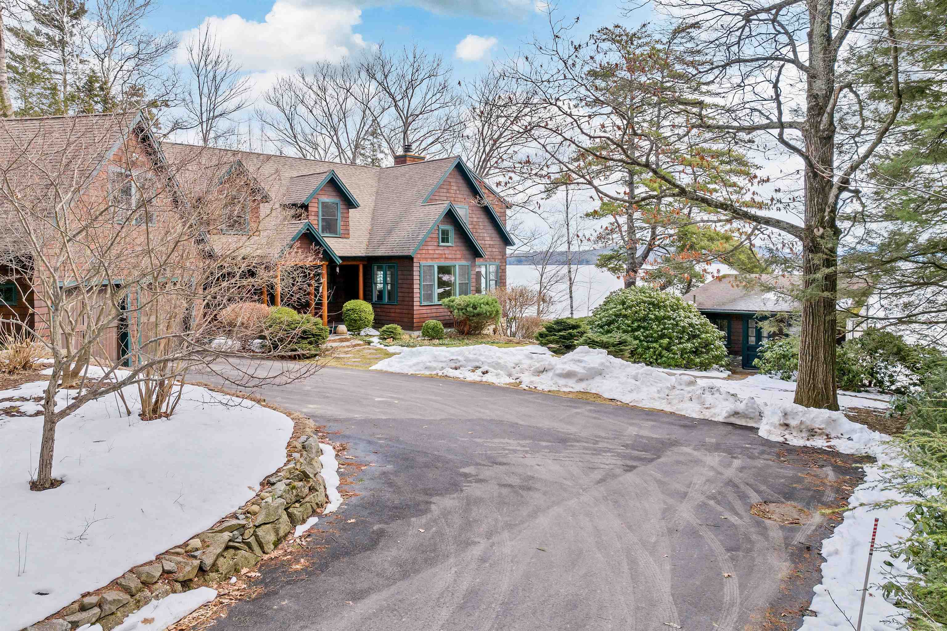 Property Photo:  82 Dinsmoor Point Road  NH 03249 