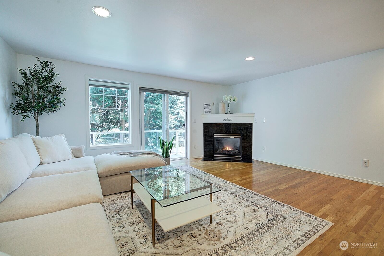 Property Photo: 11710 Greenwood Avenue N B WA 98133