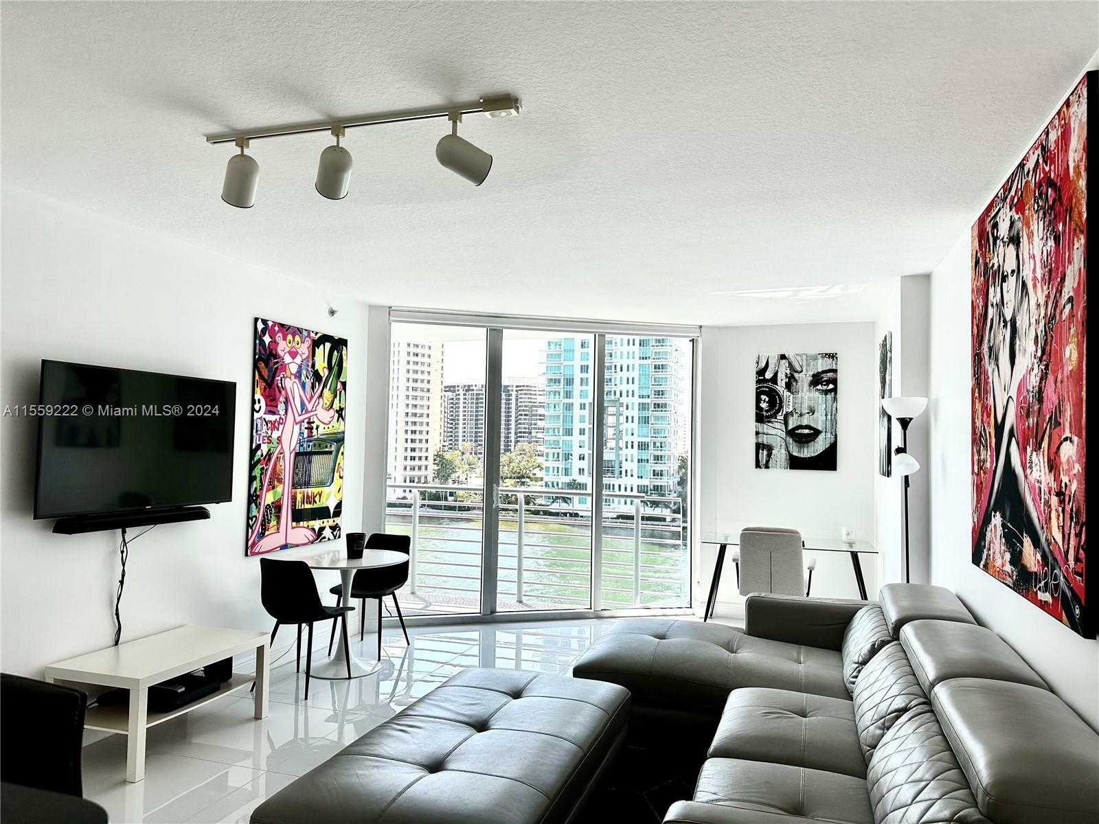 Property Photo:  325 S Biscayne Blvd 717  FL 33131 