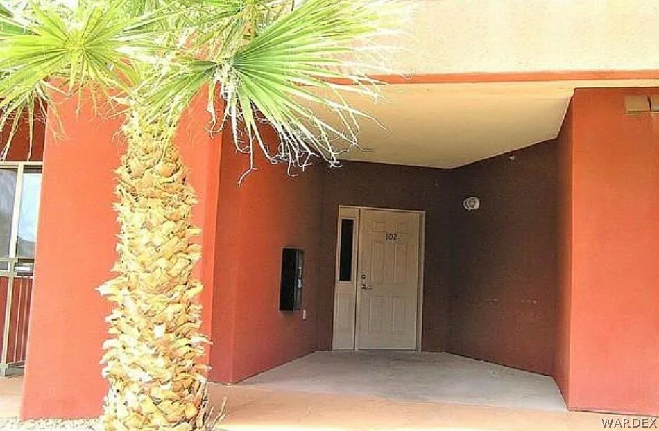 Property Photo:  251 Moser Avenue 102  AZ 86429 