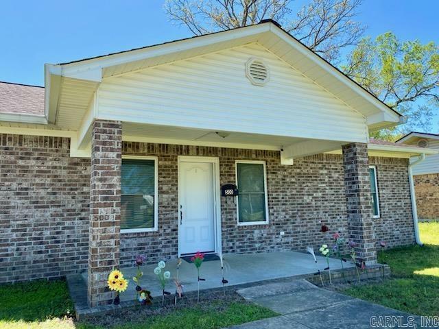 Property Photo: 500 E Ingram Street AR 71701