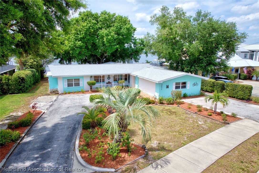 Property Photo:  3031 Lakeview Drive  FL 33870 