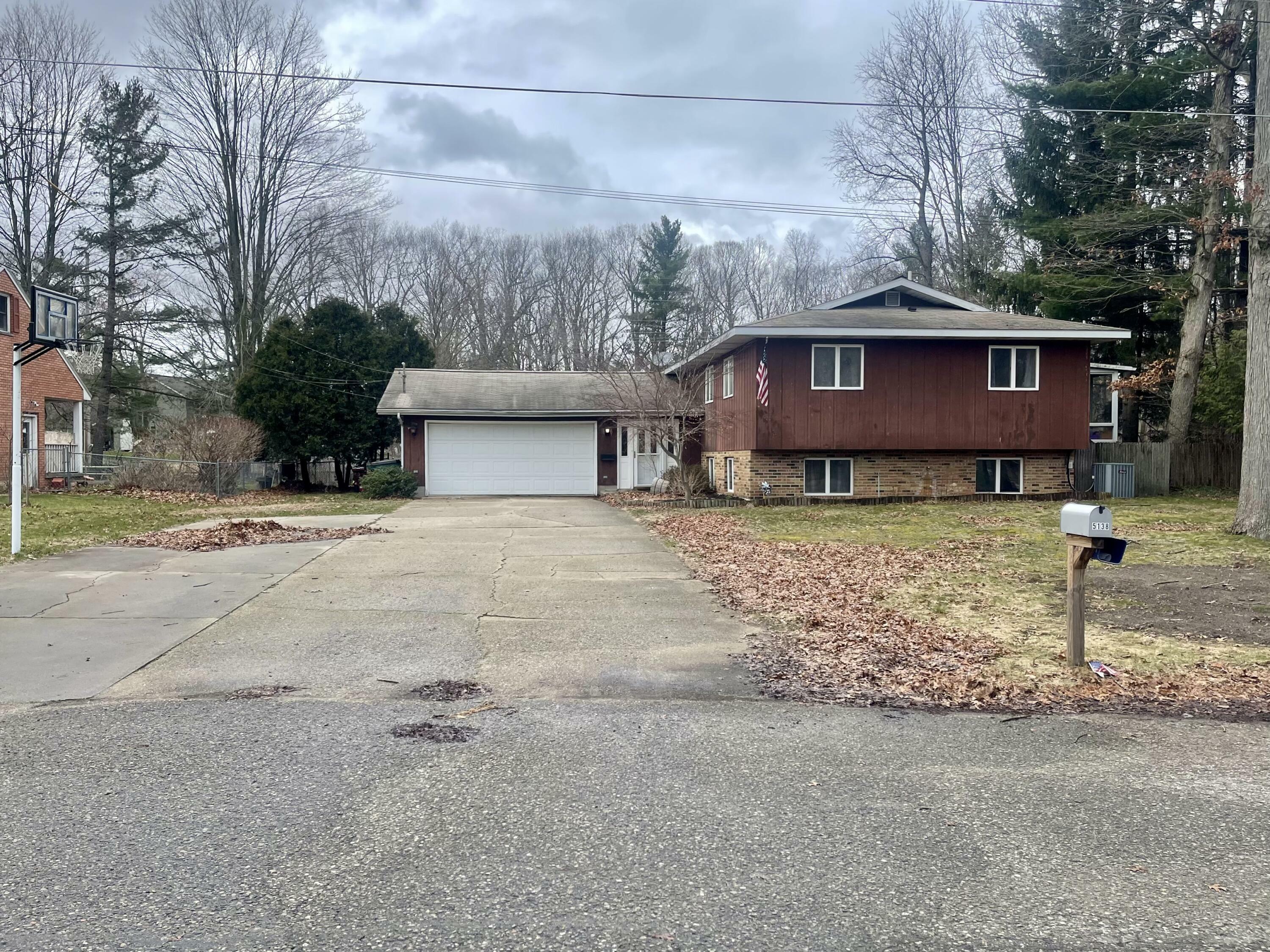 5138 Brookwood Circle  Montague MI 49437 photo