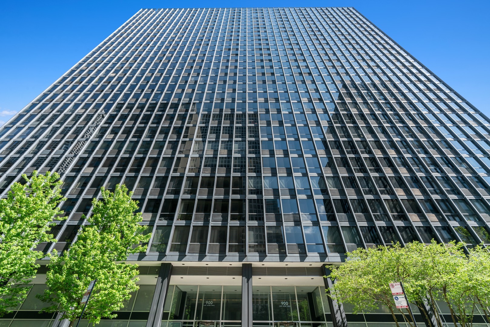 Property Photo:  900 N Lake Shore Drive 1703  IL 60611 