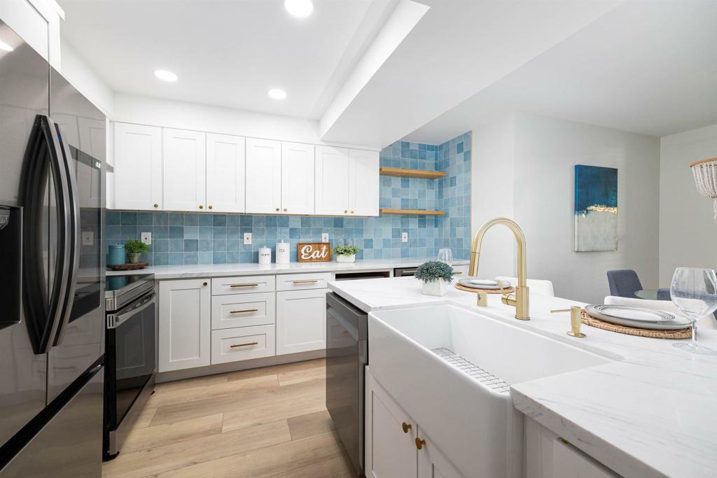 Property Photo: 190 Del Mar Shores 88 CA 92075