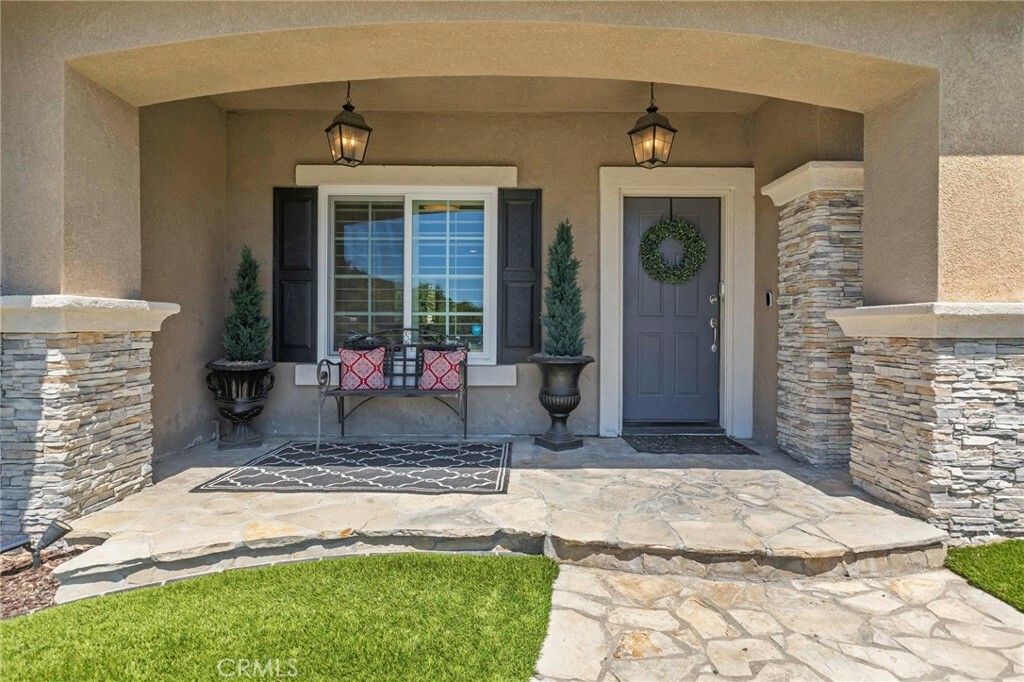 Property Photo:  6 Mockingbird Lane  CA 92679 