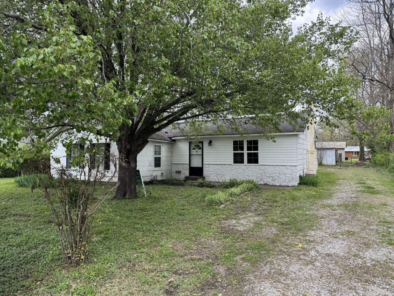 Property Photo: 203 S Maple St TN 37388