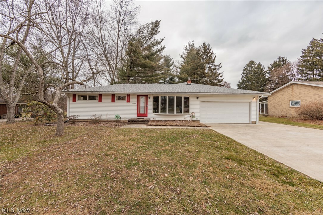 Property Photo:  12889 Sunset Circle NW  OH 44685 