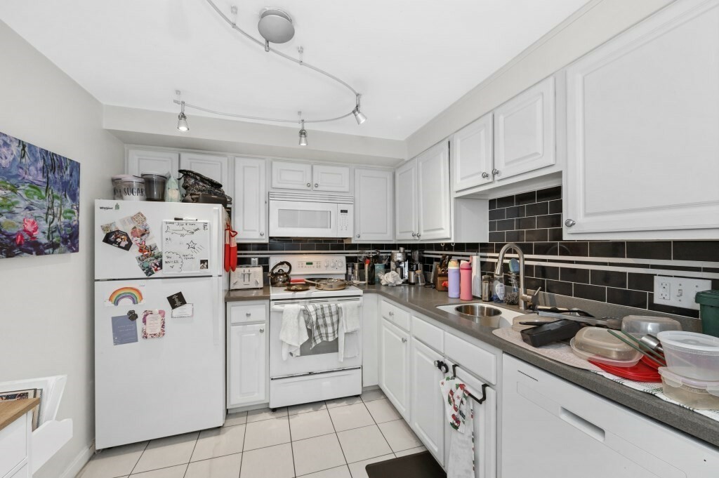 Property Photo:  329 Harvard Street 7  MA 02139 