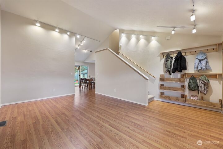 Property Photo:  5612 Mount Saint Helens Street SE  WA 98503 