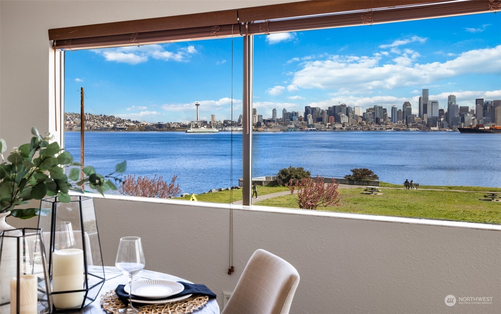 Property Photo: 1101 Harbor Avenue SW 2B WA 98116