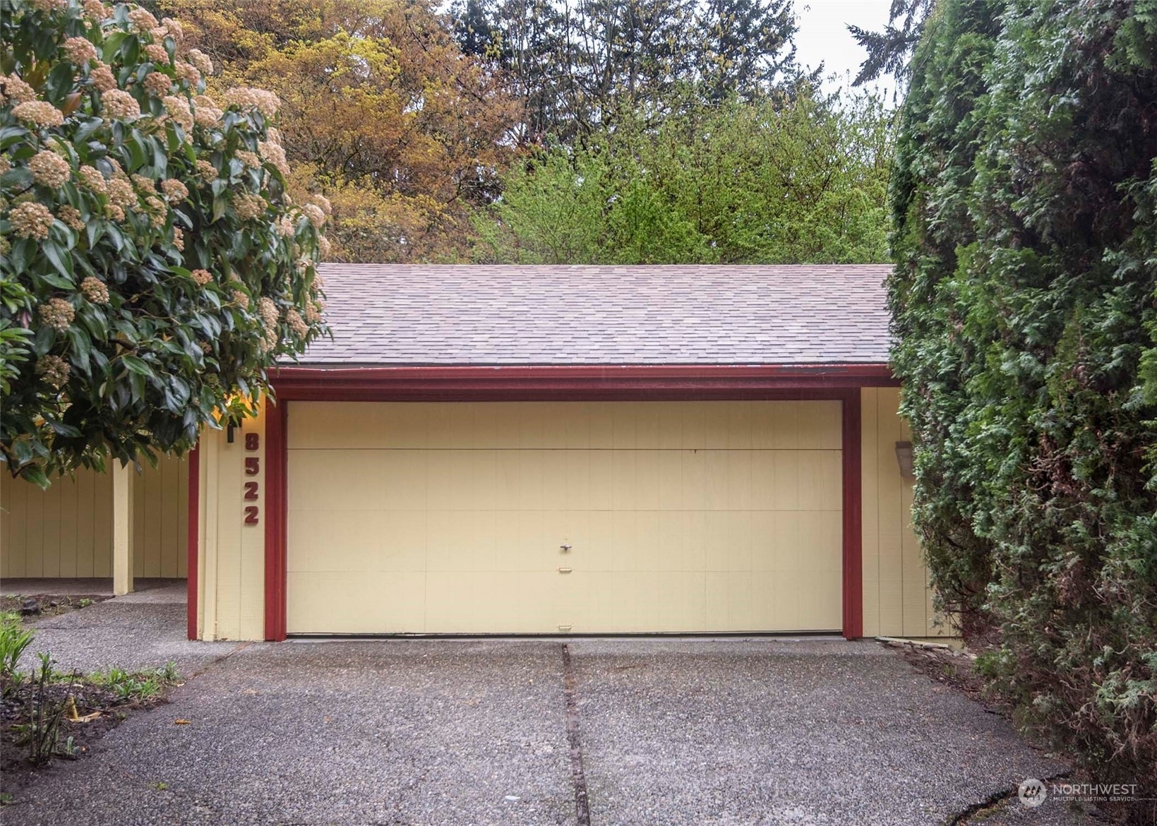 Property Photo:  8522 SE 79th Place  WA 98040 