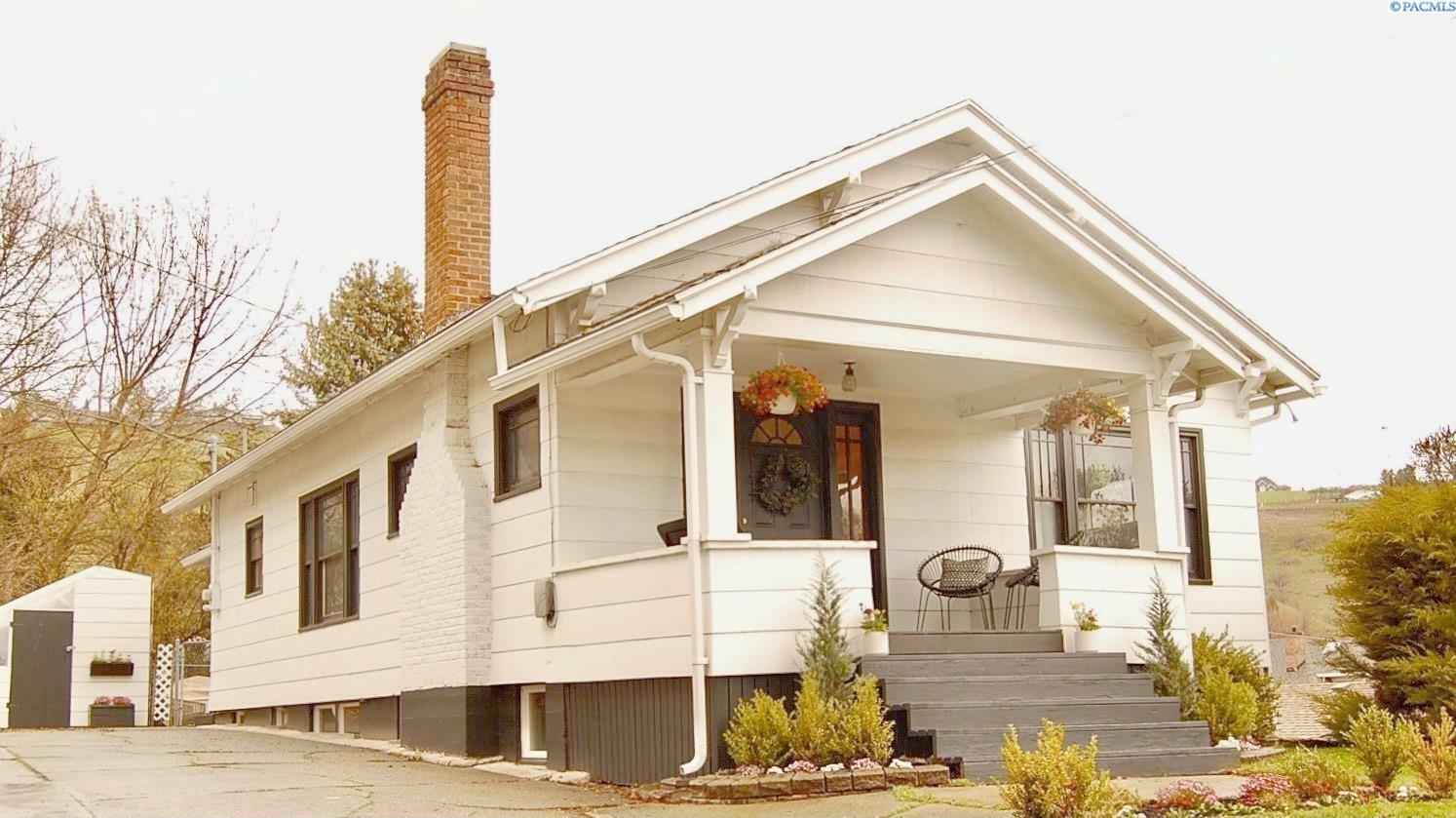 Property Photo: 804 S Main WA 99111