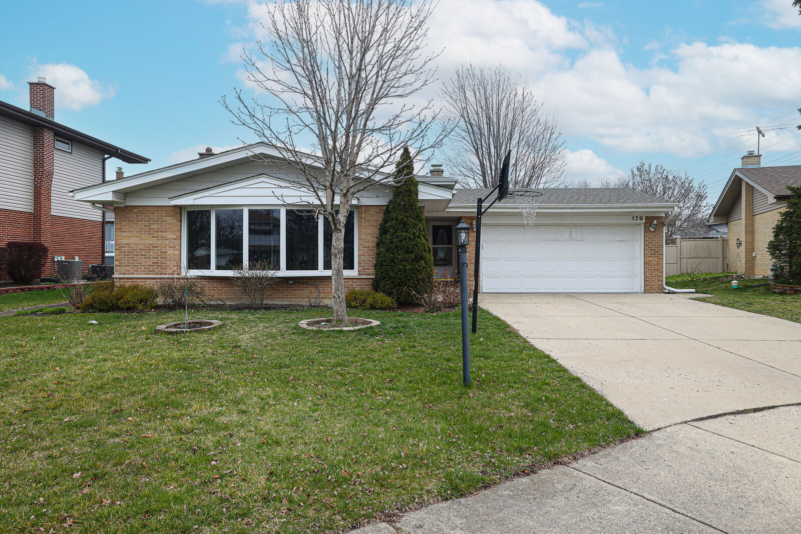 Property Photo: 179 W Millers Road IL 60016