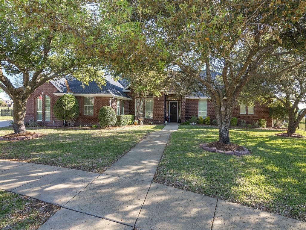 Property Photo:  2802 Saint Andrews Circle  TX 75119 