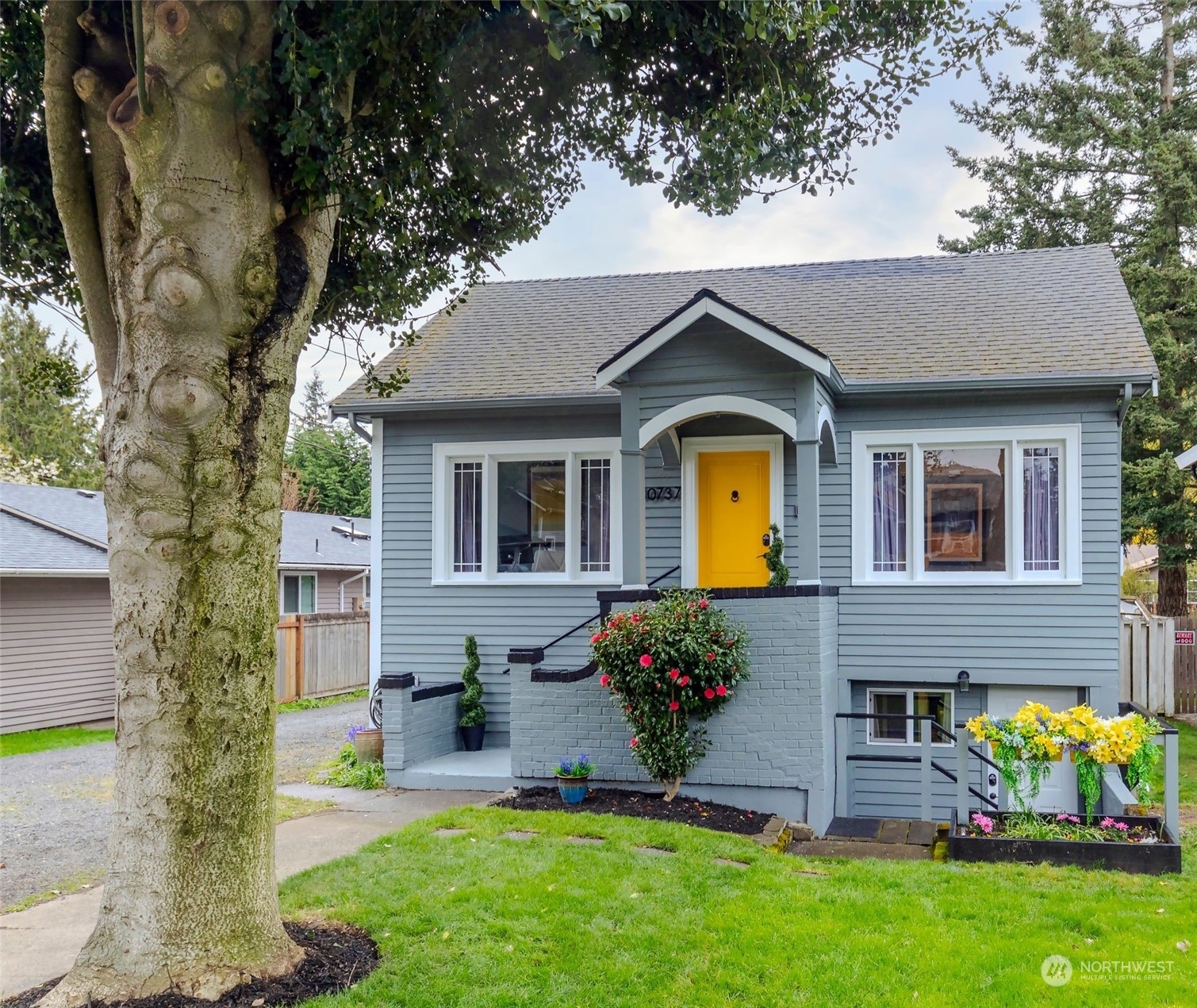 Property Photo:  10737 Evanston Avenue N  WA 98133 