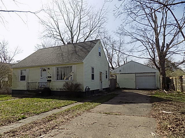 915 Irwin Avenue  Muskegon MI 49442 photo