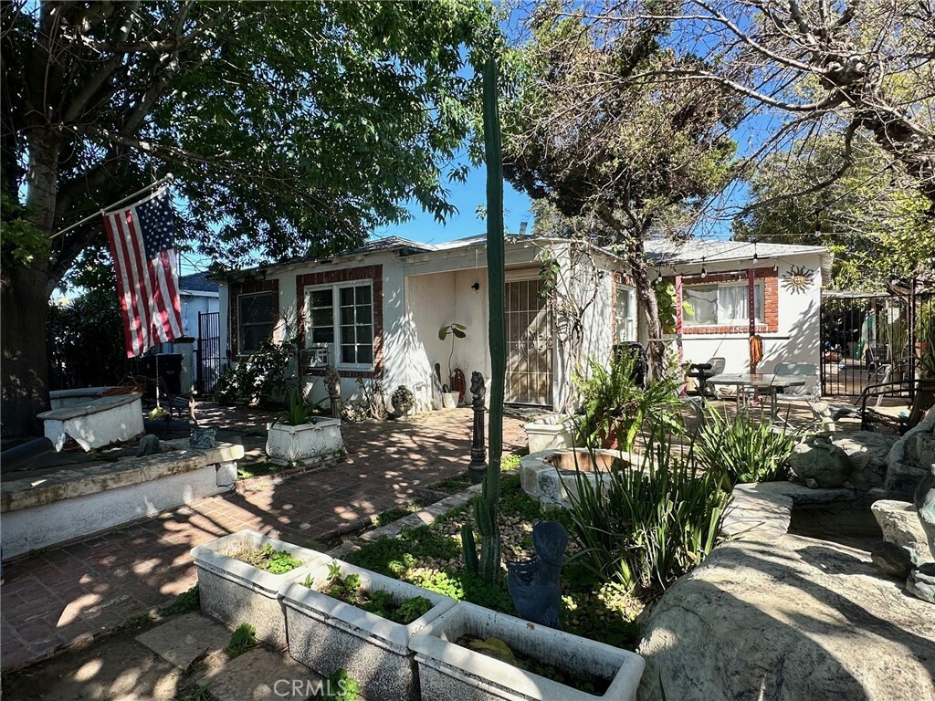 Property Photo:  18603 Bryant Street  CA 91324 