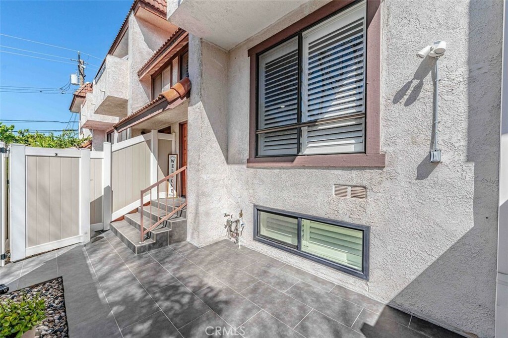 Property Photo:  511 N Curtis Avenue C  CA 91801 