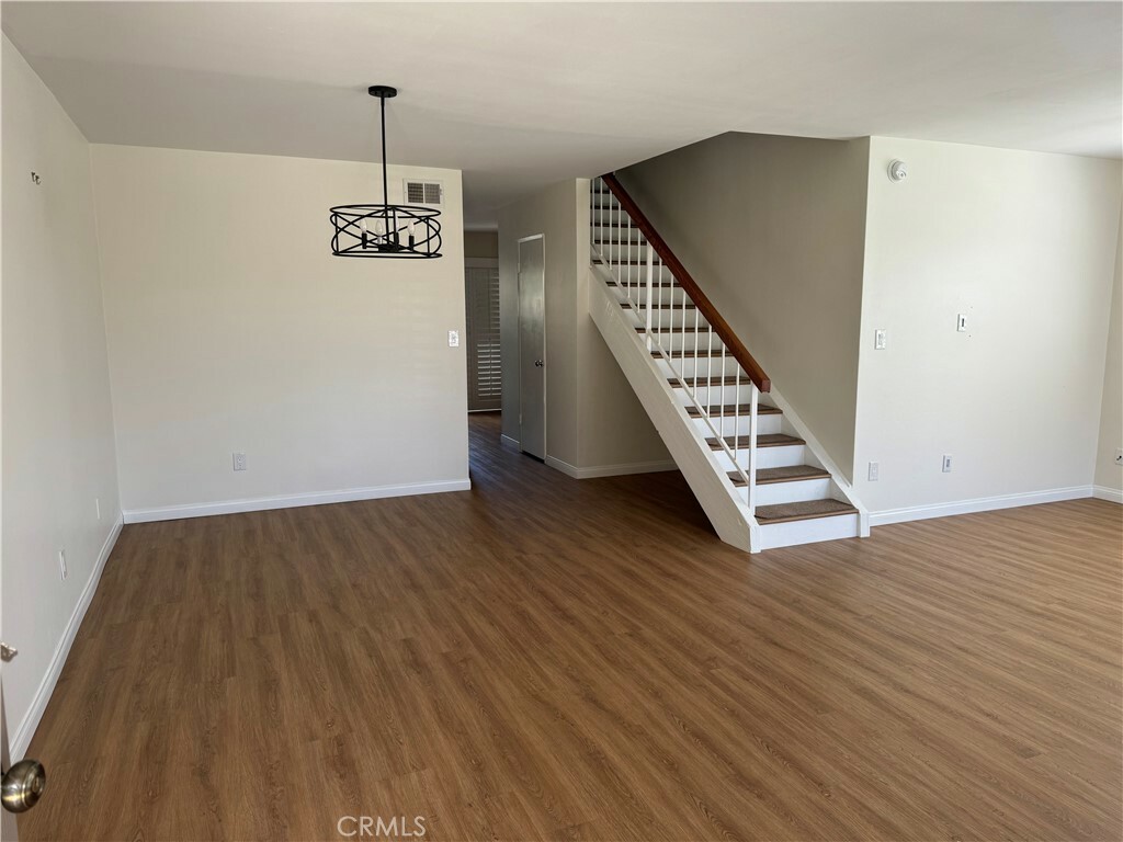 Property Photo:  19238 Hamlin Street 2  CA 91335 