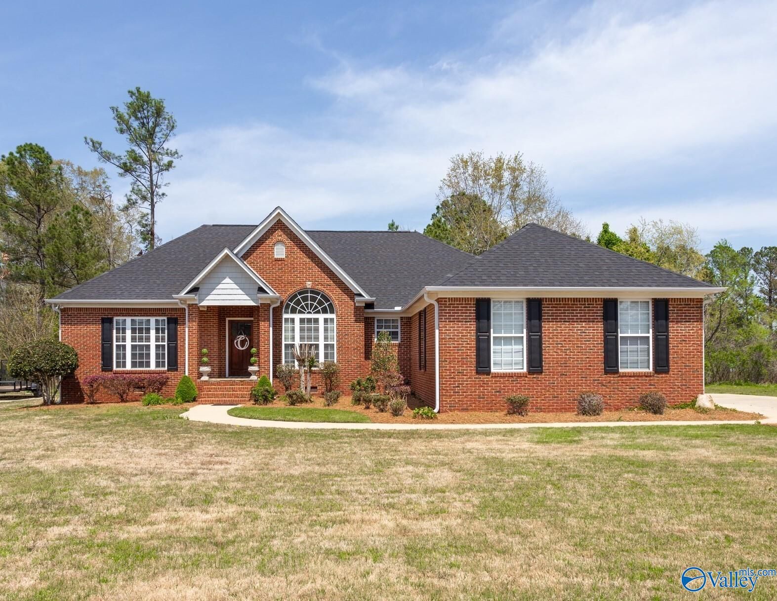 Property Photo: 404 Royal Troon Drive AL 35906