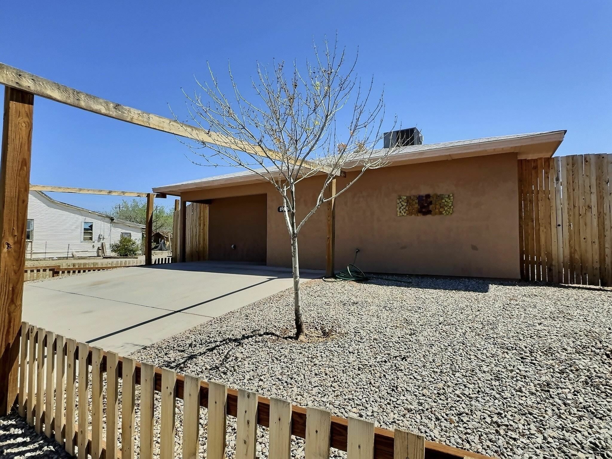 Property Photo: 808 Texas Ave NM 88310