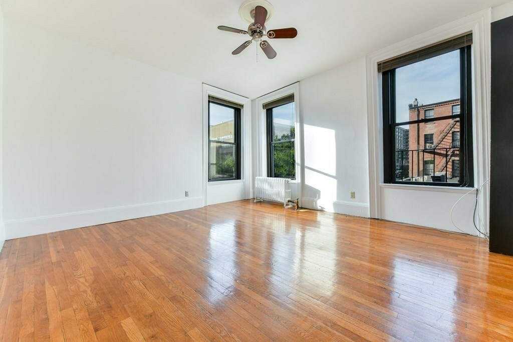 Property Photo:  41 Worcester Sq 4  MA 02118 