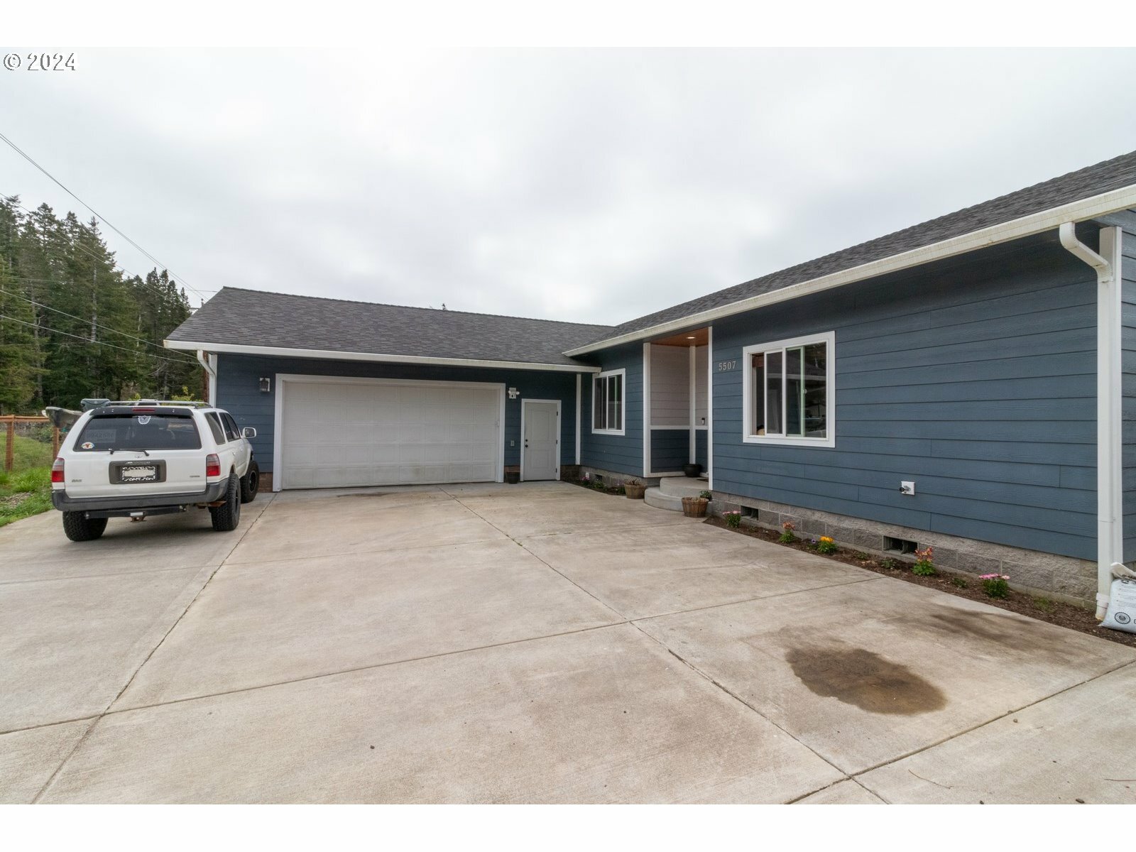 Property Photo:  5507 N Fork Siuslaw Rd  OR 97439 