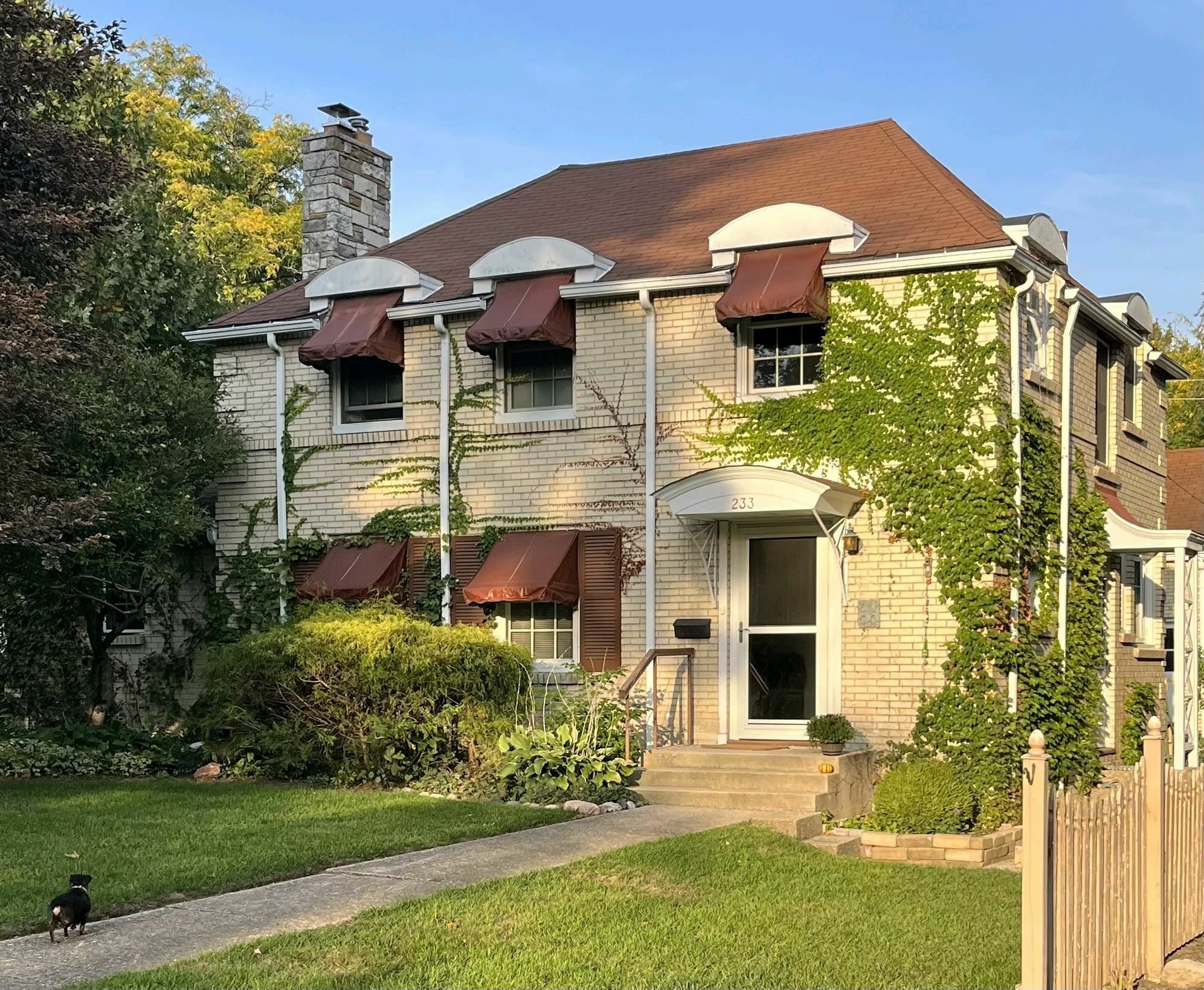 Property Photo:  233 N Calvin Park Boulevard  IL 61107 