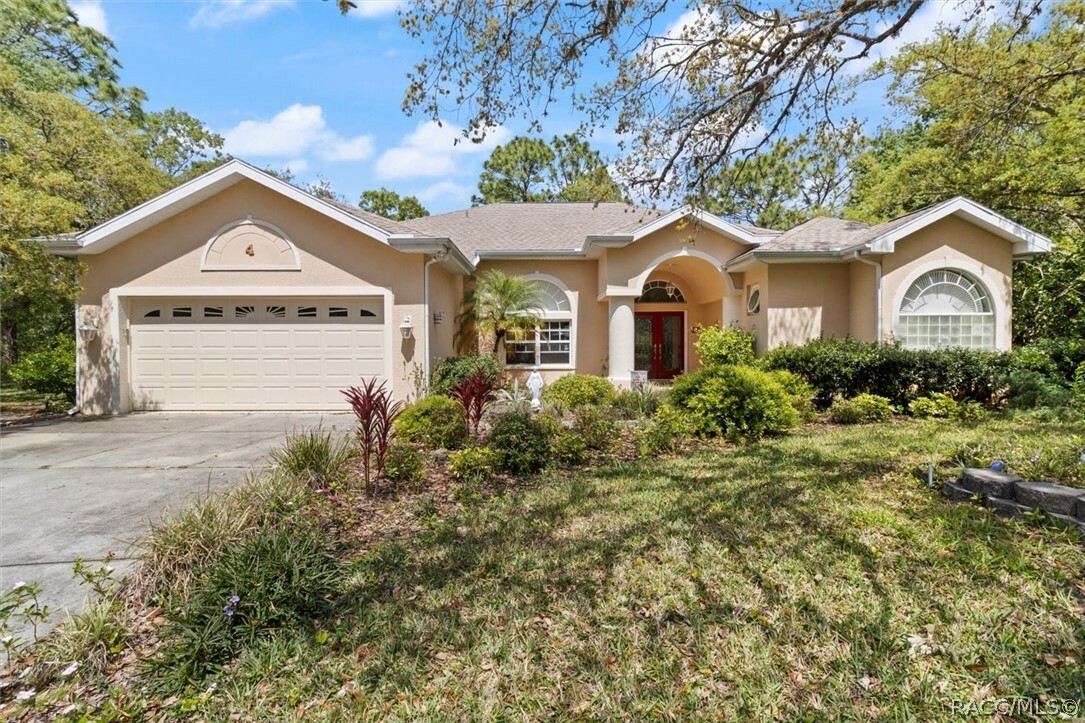 Property Photo:  4 Cocoplum Court S  FL 34446 