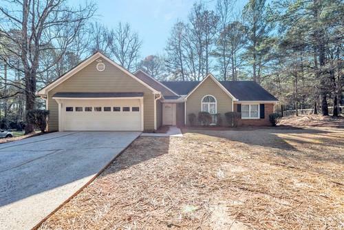 Property Photo:  175 Meadowood Lane  GA 30290 