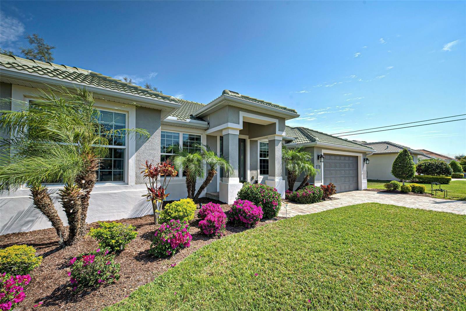 Property Photo:  1210 Orange Avenue  FL 34275 