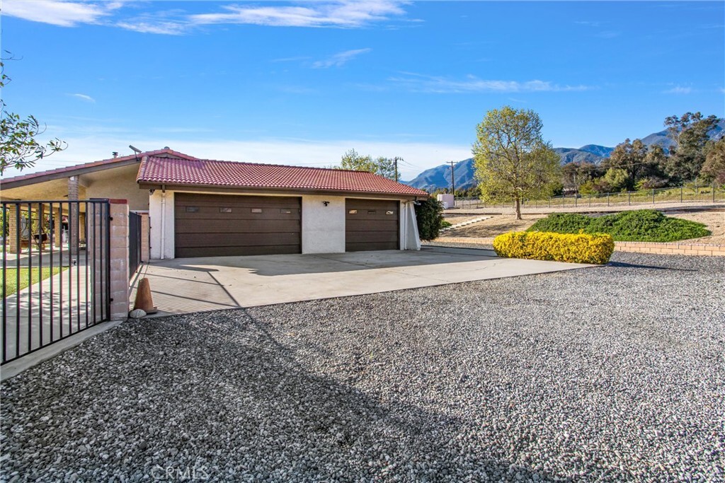 Property Photo:  3985 W Meyers Road  CA 92407 
