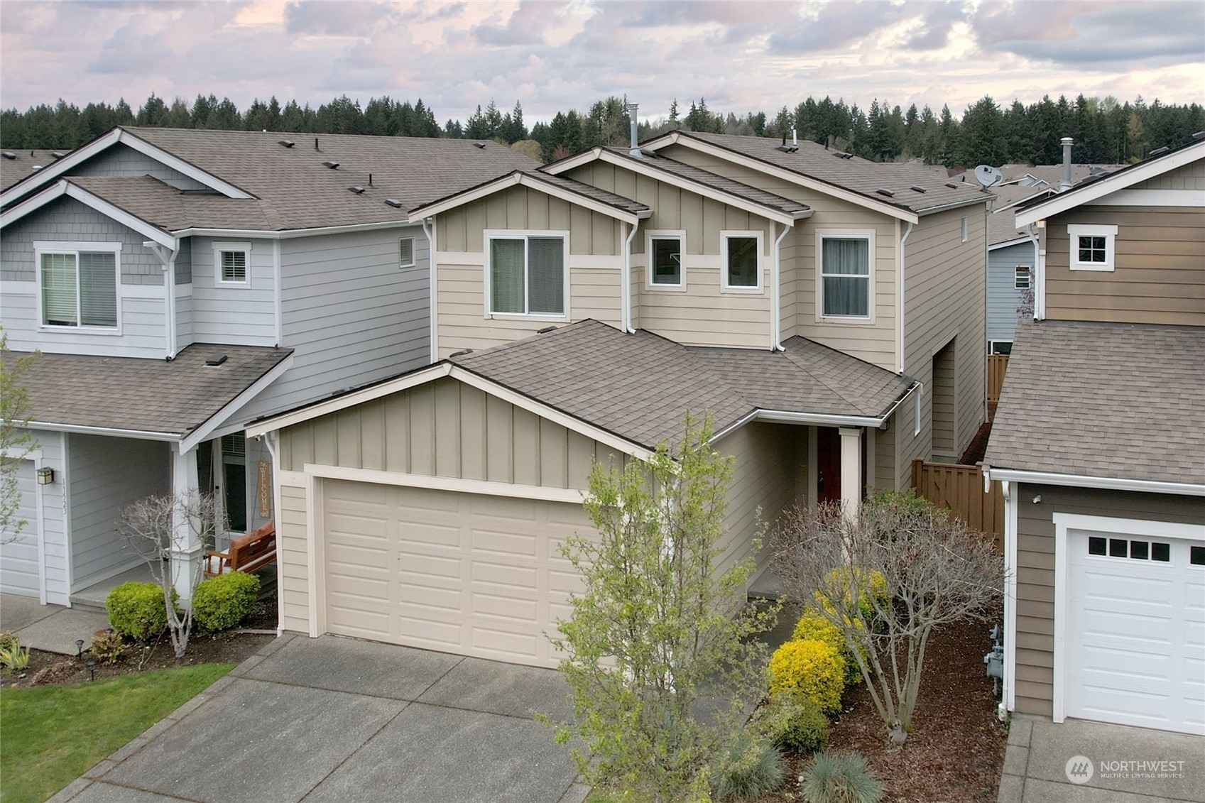 Property Photo:  11525 175th Street E  WA 98374 