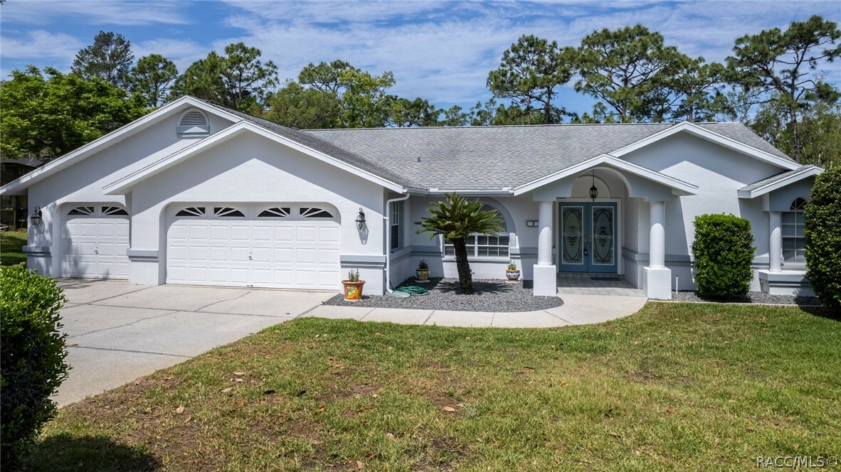 Property Photo:  8 Bonnie Court S  FL 34446 