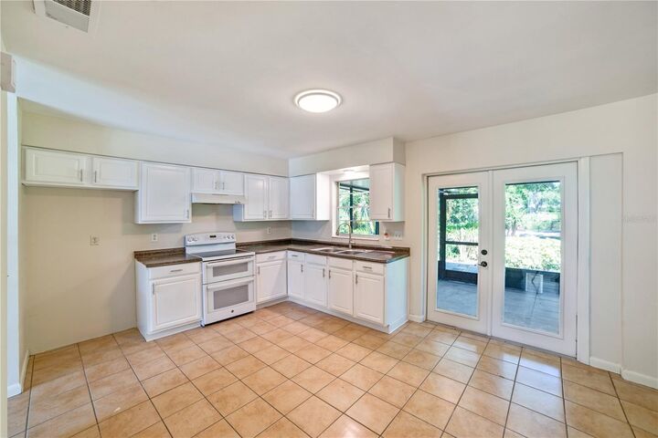 Property Photo:  915 Hagle Park Road  FL 34212 