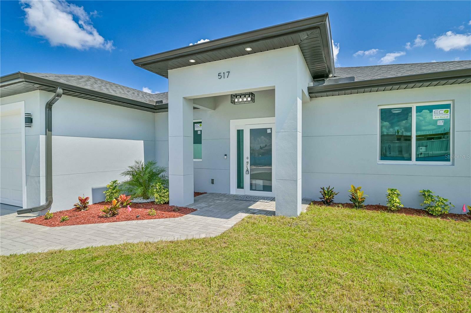 Property Photo:  517 NW 3rd Street  FL 33993 