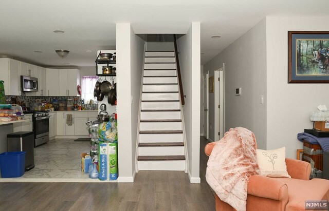 Property Photo:  15 Chelsea Avenue  NJ 07018 