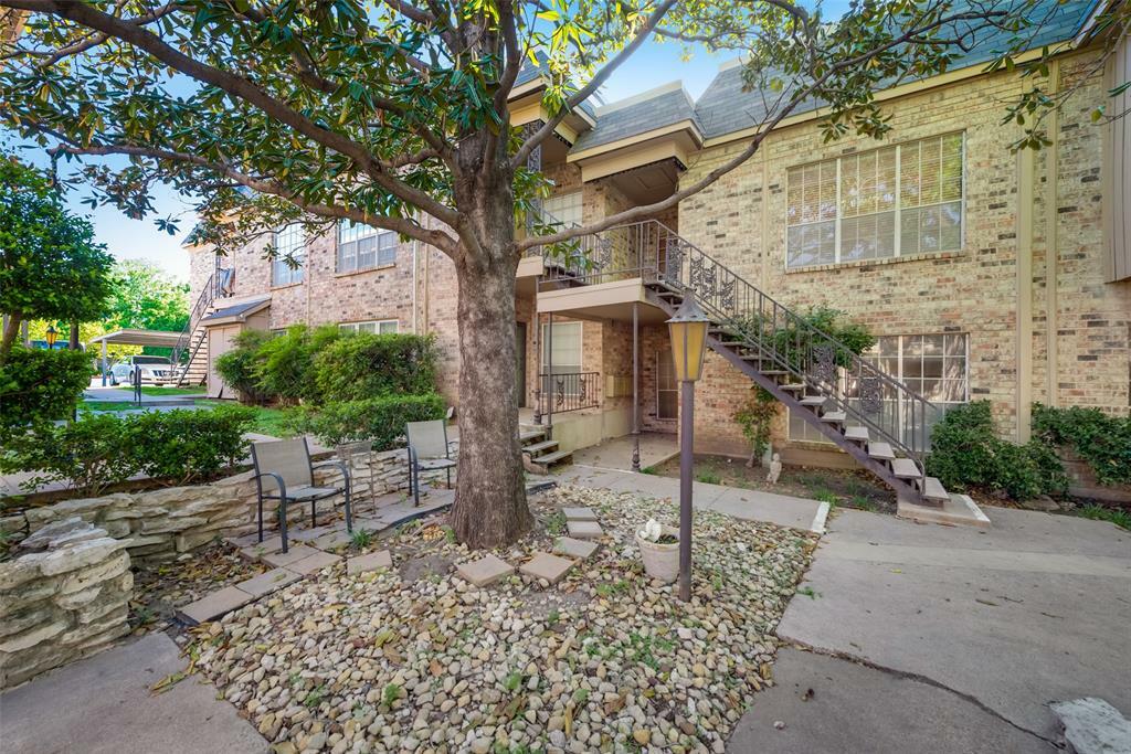 Property Photo: 4415 Bellaire Drive S 101S TX 76109