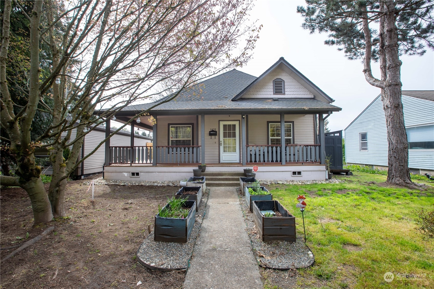 Property Photo: 1425 4th Avenue E WA 98506