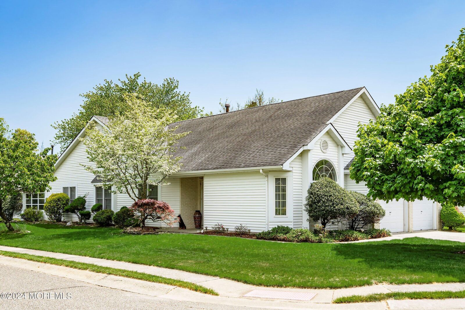 Property Photo:  1414 Burr Oak Road  NJ 08755 