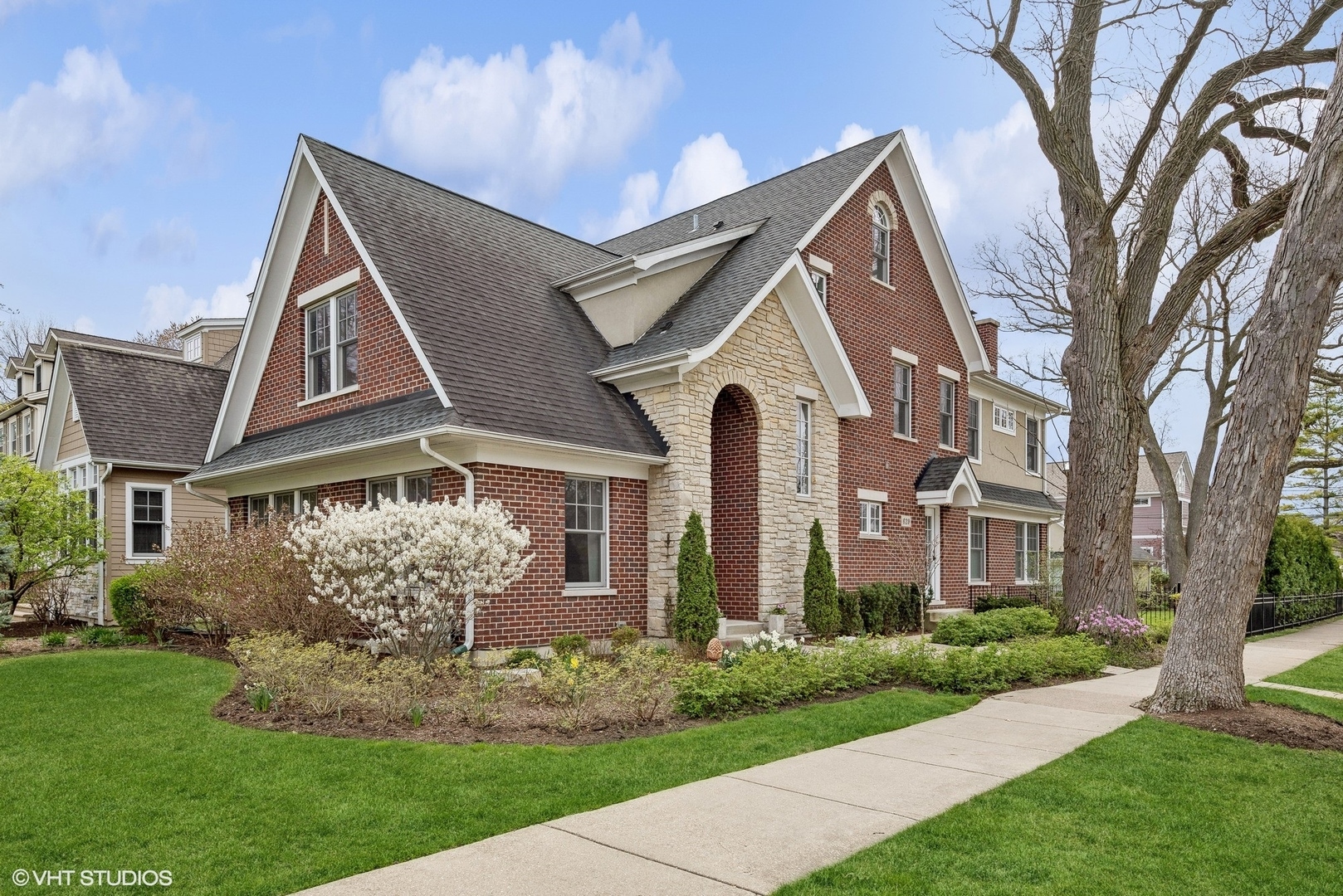 Property Photo: 629 Harvard Street IL 60091