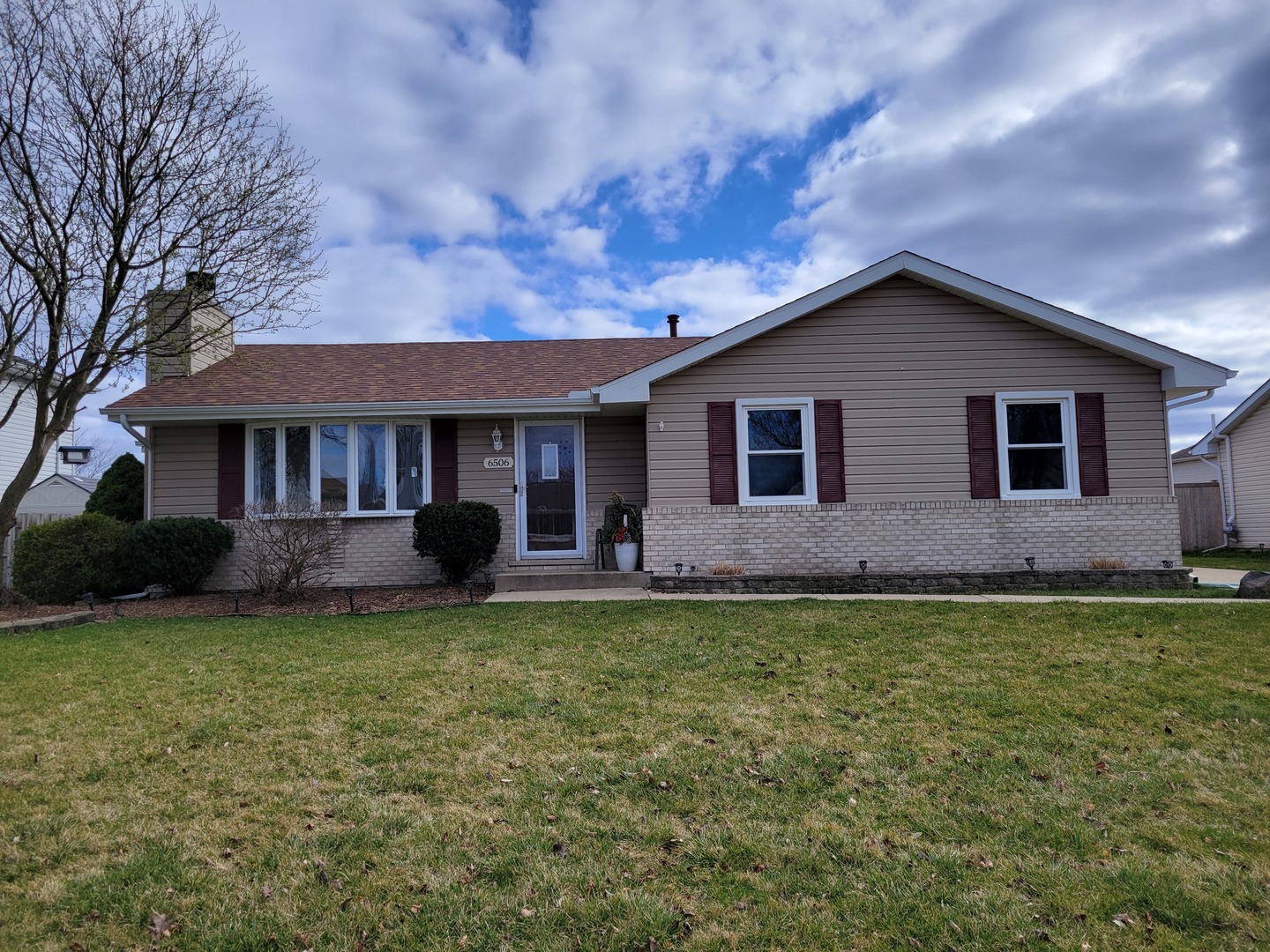 Property Photo: 6506 Whalen Lane IL 60586