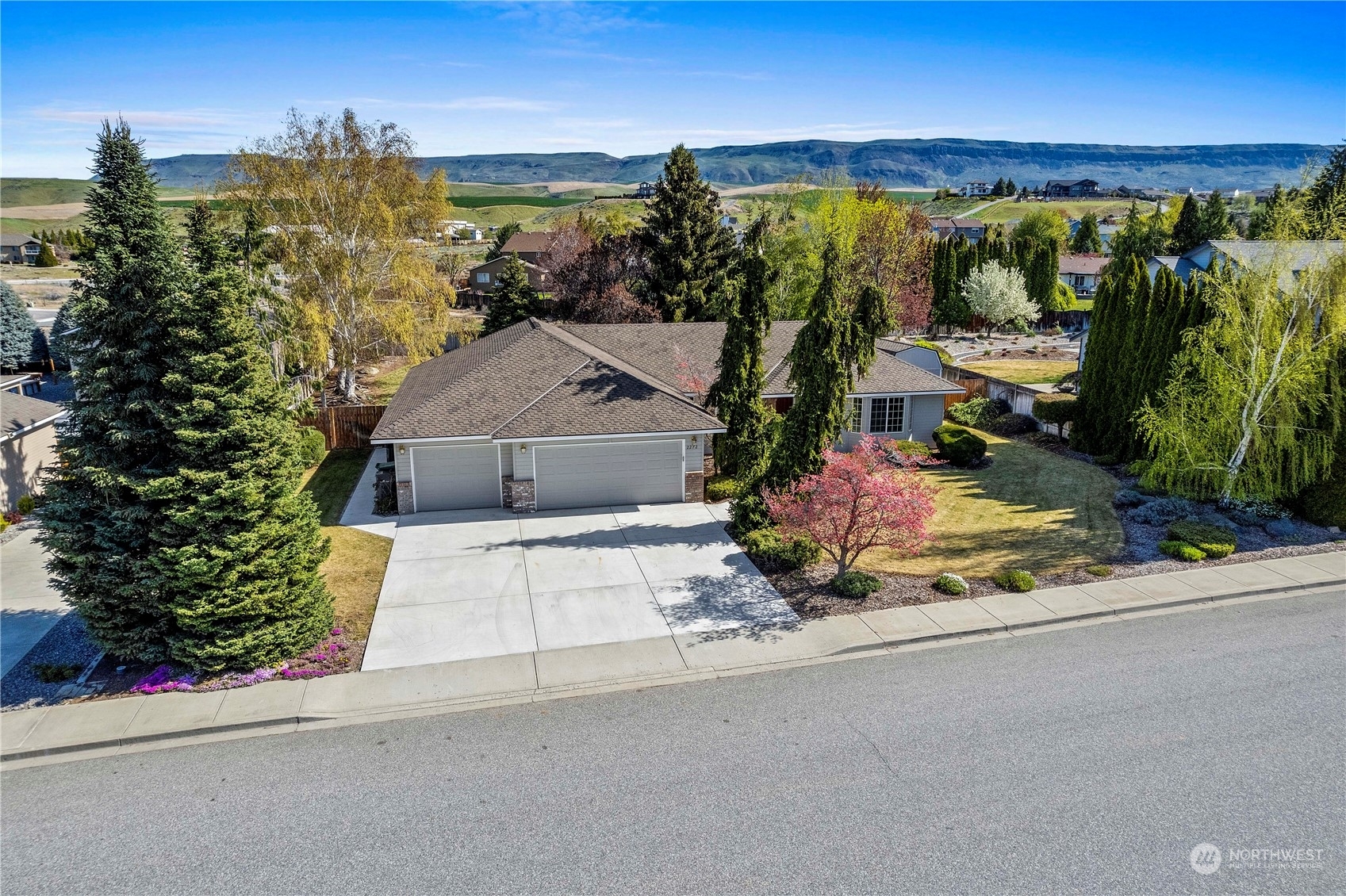 Property Photo:  2272 Fancher Heights Boulevard  WA 98802 