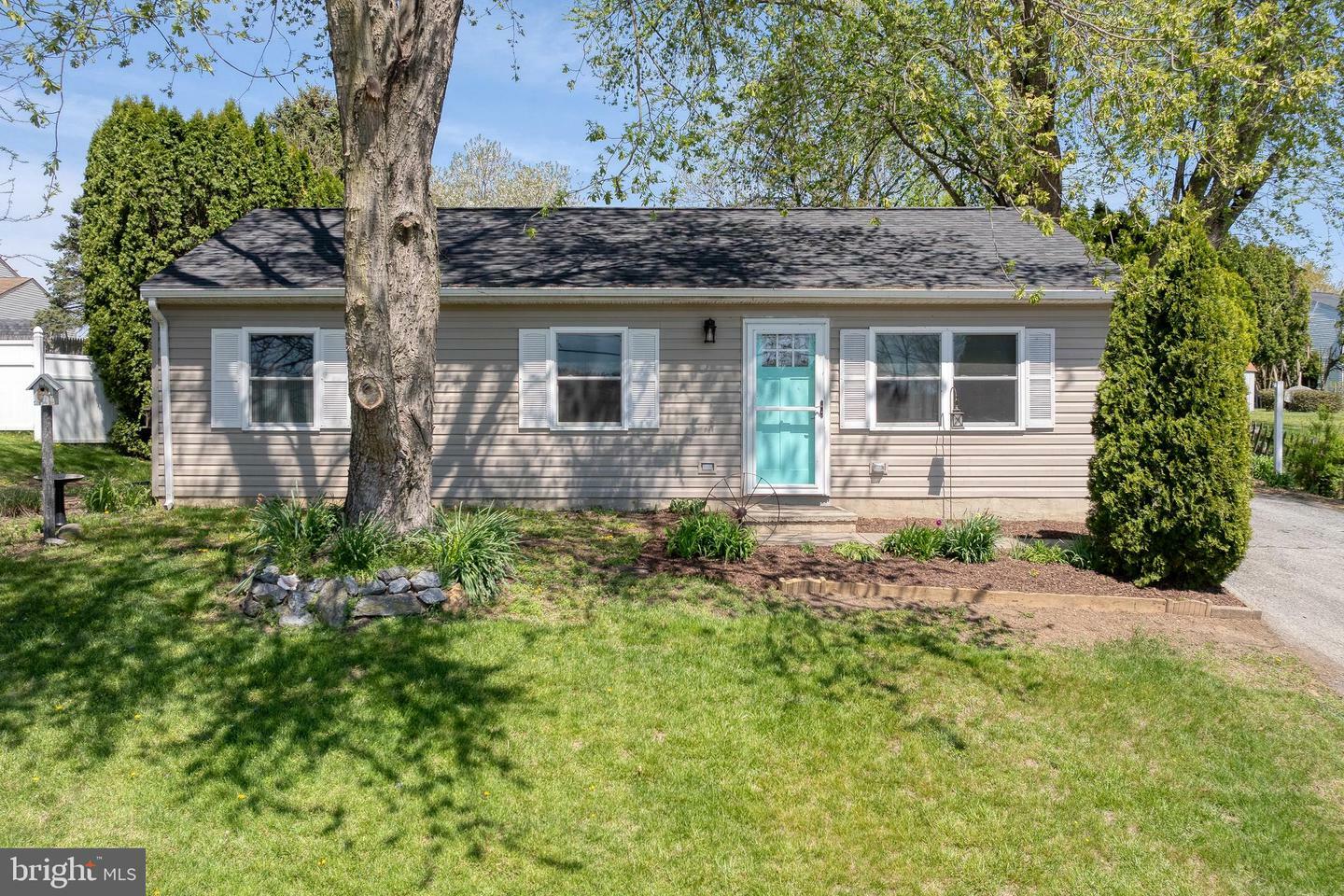 Property Photo:  107 Hoover Road  PA 17603 