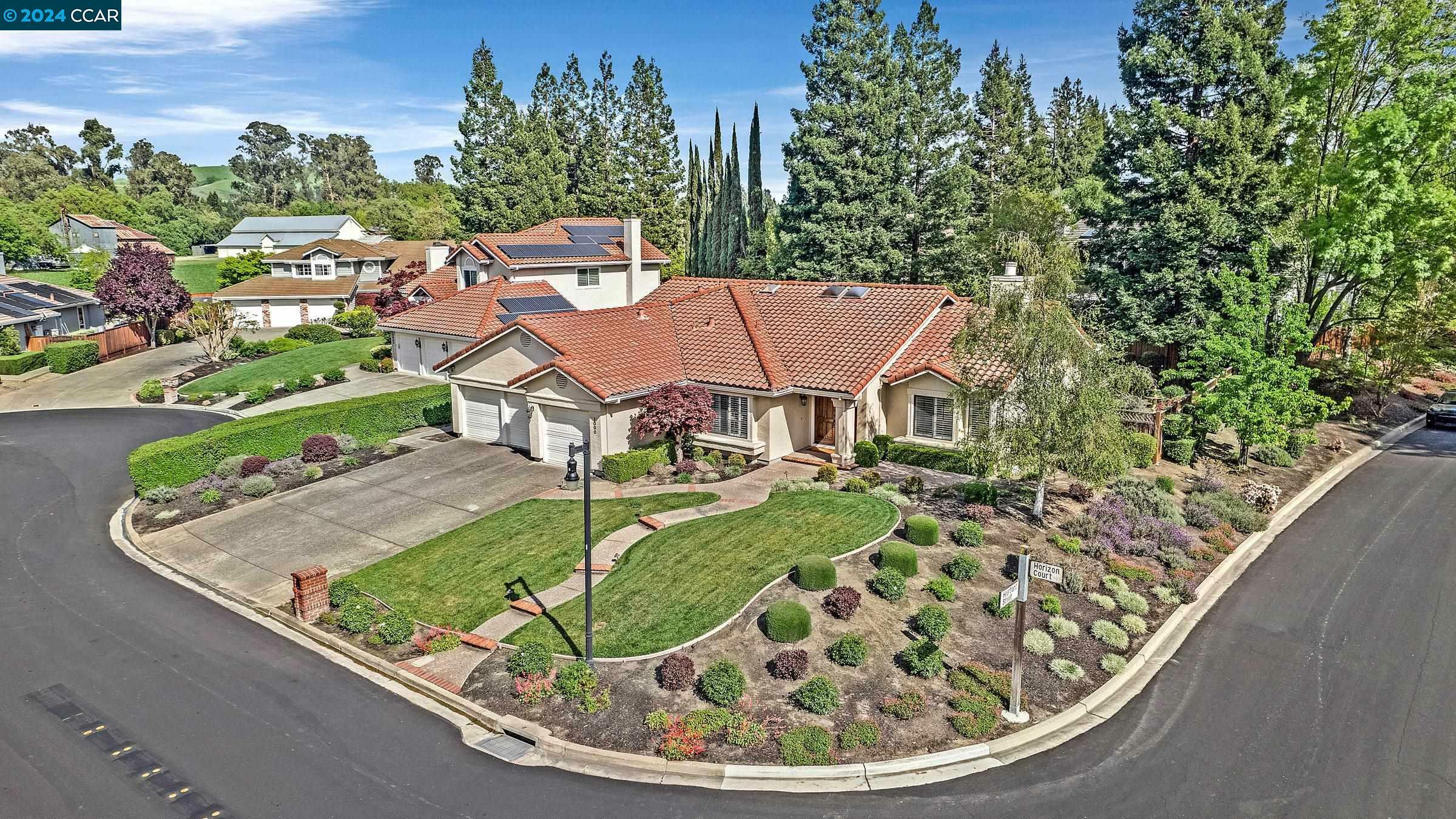 Property Photo:  1000 Horizon Ct  CA 94506 