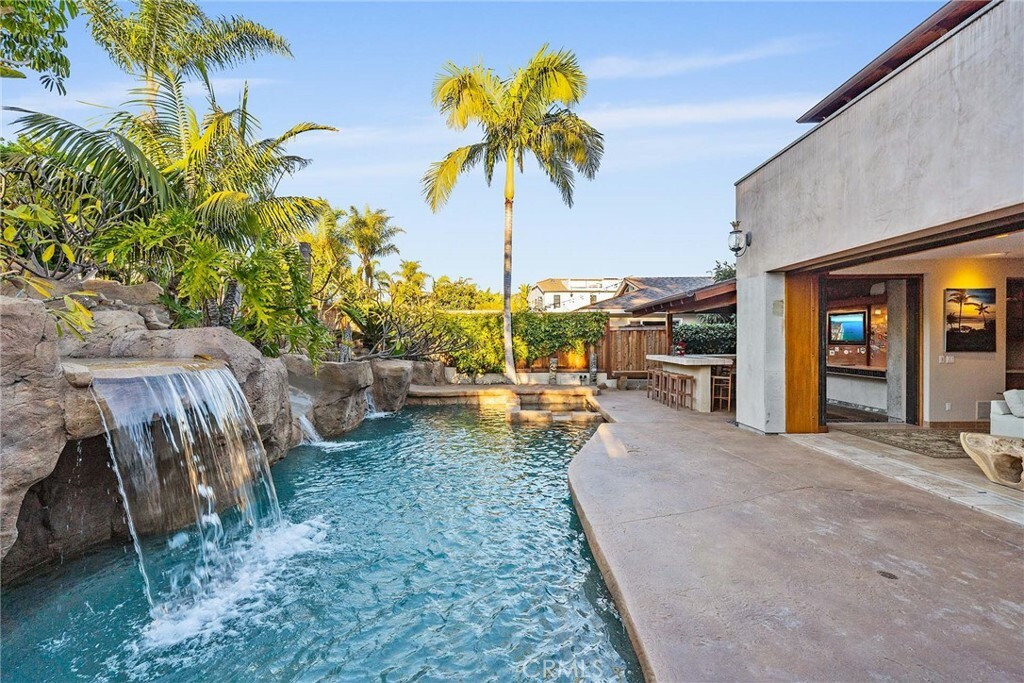 Property Photo: 316 W Avenida Valencia CA 92672