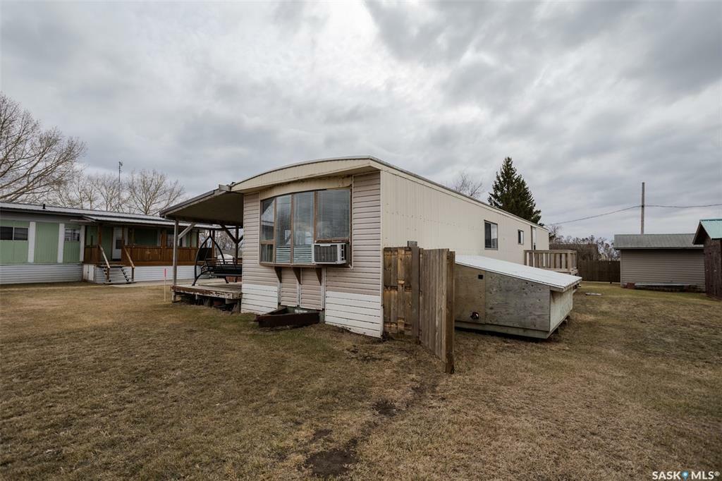 Property Photo:  1 Lakeview Avenue  SK S0M 1X0 