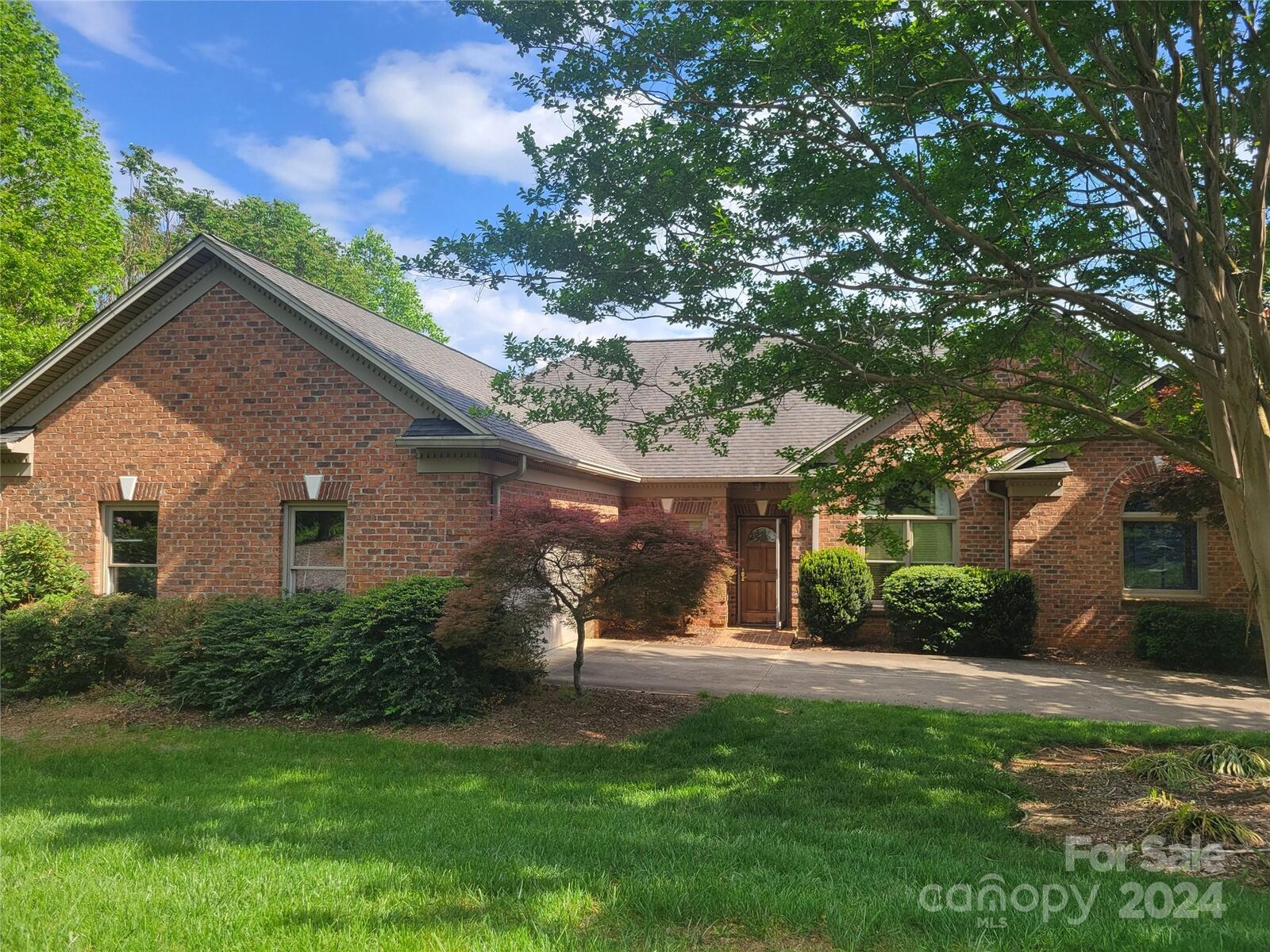 Property Photo:  105 Pleasant Point Drive  NC 28601 